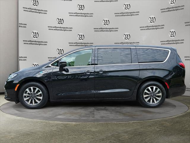 2023 Chrysler Pacifica Hybrid Touring L