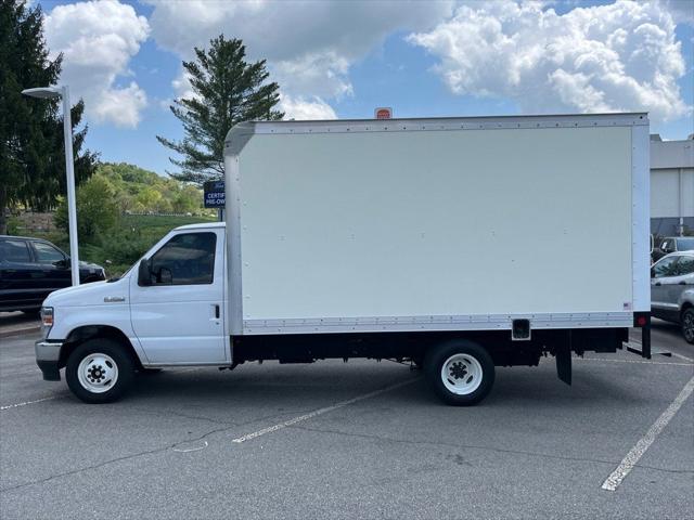 2022 Ford E-350 Cutaway Base Cutaway