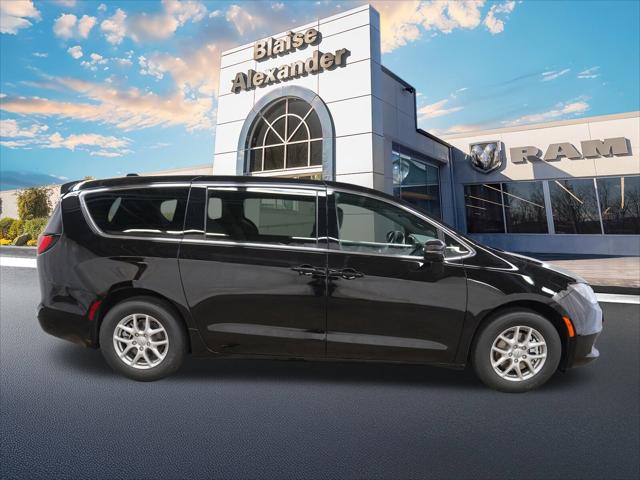 2025 Chrysler Voyager VOYAGER LX