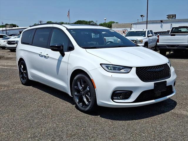 2025 Chrysler Pacifica PACIFICA LIMITED