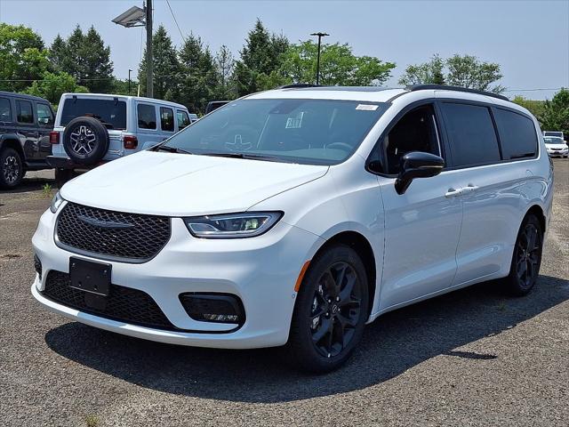 2025 Chrysler Pacifica PACIFICA LIMITED