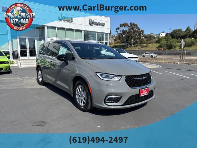 2025 Chrysler Pacifica Select