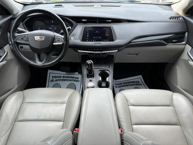 2021 Cadillac XT4 FWD Premium Luxury