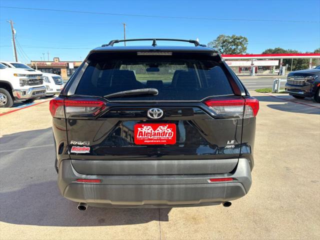 2020 Toyota RAV4 LE