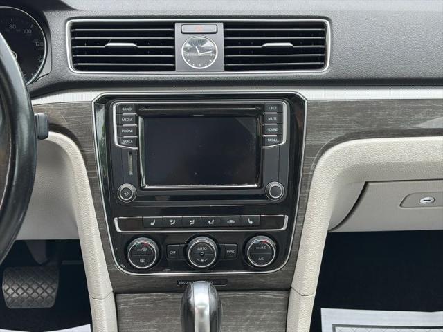 2016 Volkswagen Passat 1.8T SE