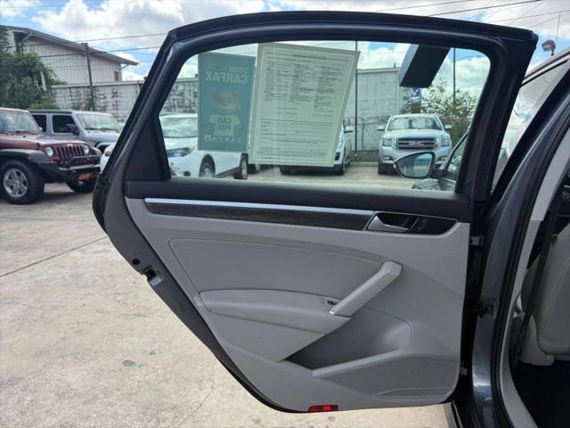 2016 Volkswagen Passat 1.8T SE