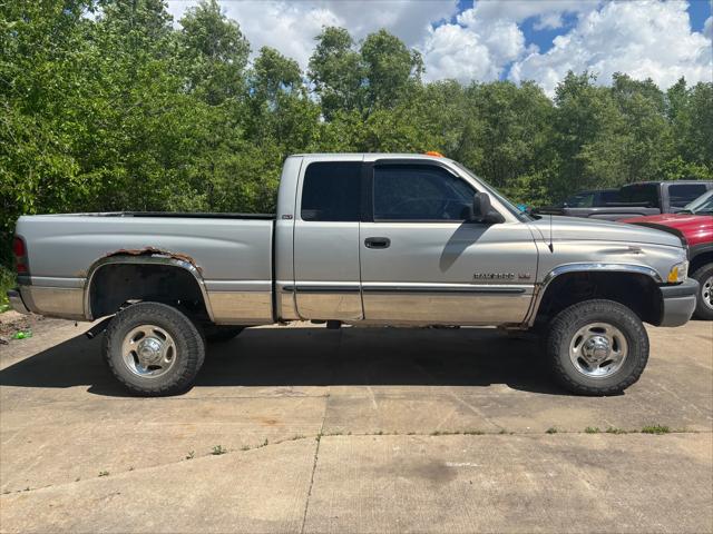 Used 2000 Dodge Ram 2500 For Sale in Beardstown, IL