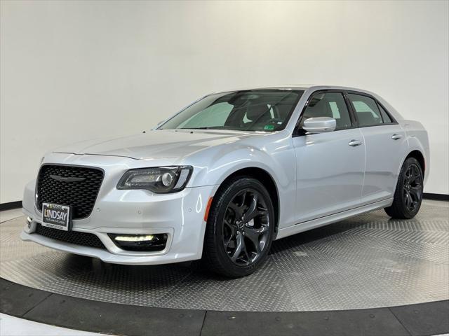 2023 Chrysler 300 Touring L
