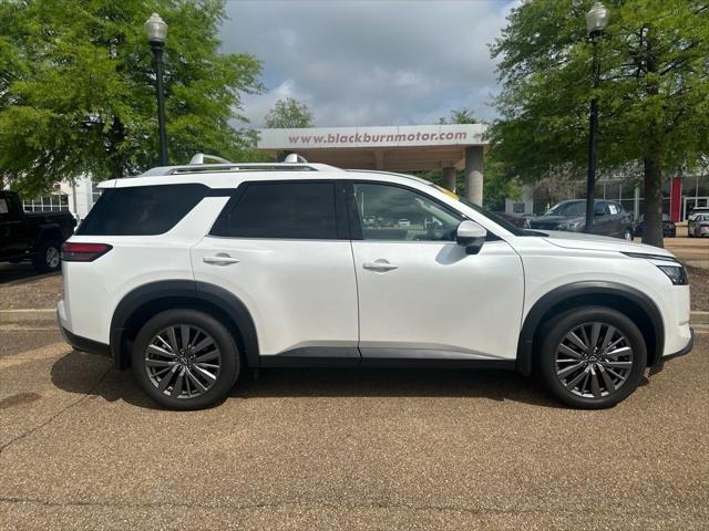 2025 Nissan Pathfinder SL FWD