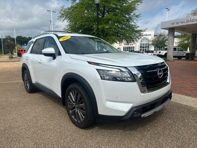 2025 Nissan Pathfinder SL FWD