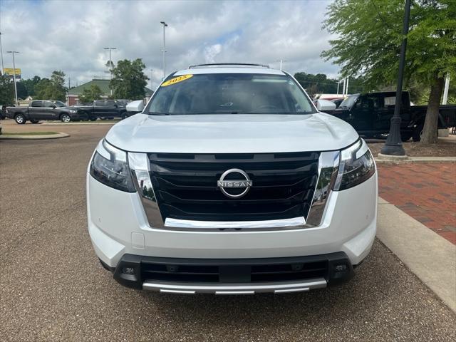 2025 Nissan Pathfinder SL FWD