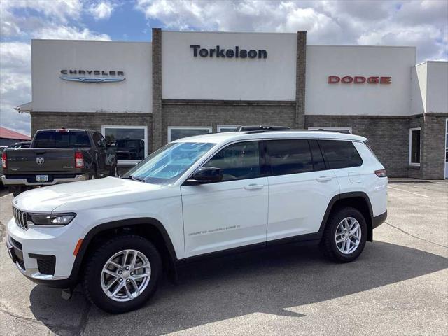 2022 Jeep Grand Cherokee L Laredo 4x4