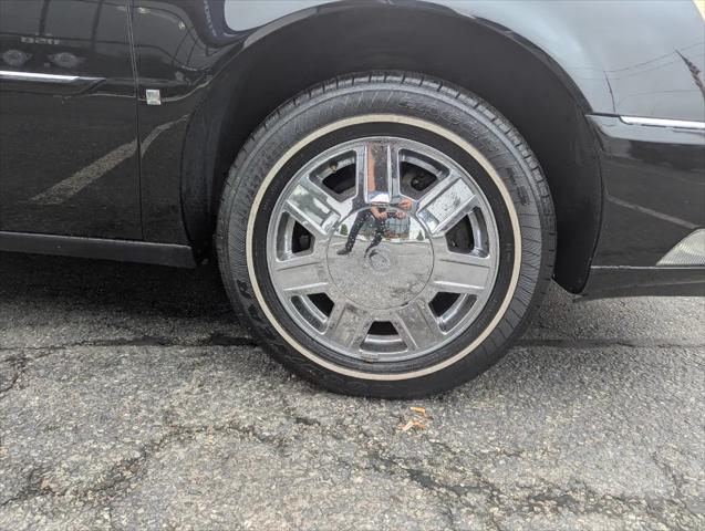 2007 Cadillac DTS Standard