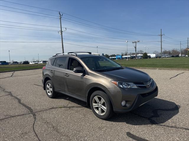 Used 2013 Toyota RAV4 XLE with VIN 2T3RFREV3DW069538 for sale in Waterford, MI