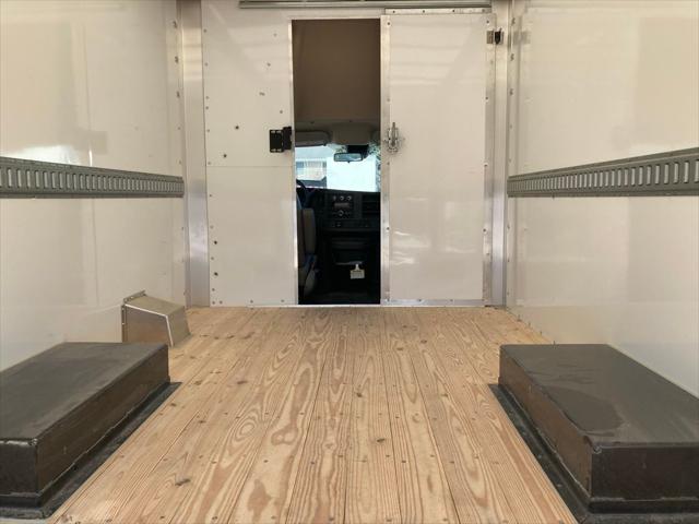 2025 GMC Savana Cutaway Work Van
