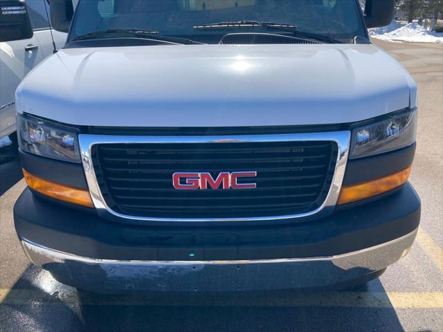 2025 GMC Savana Cutaway Work Van