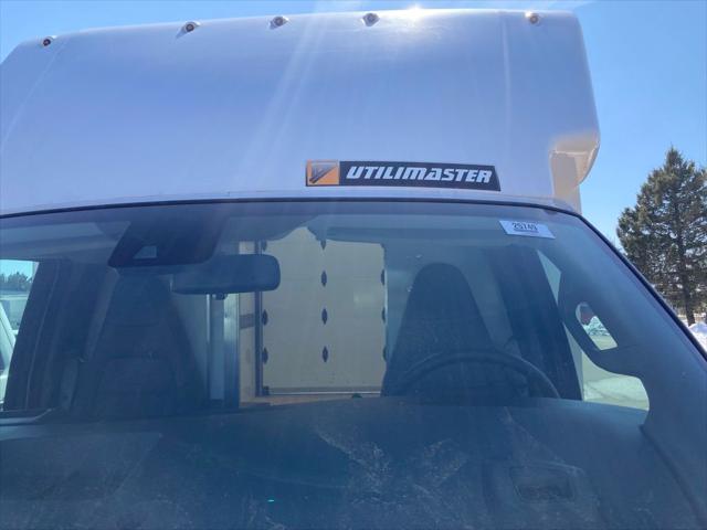 2025 GMC Savana Cutaway Work Van