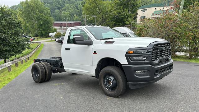 2025 RAM Ram 3500 Chassis Cab RAM 3500 TRADESMAN CHASSIS REGULAR CAB 4X4 60 CA 2025 RAM Ram 3500 Chassis Cab RAM 3500 TRADESMAN CHASSIS REGULAR CAB 4X4 60 CA