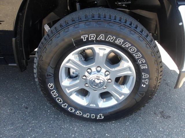 2025 Ram 3500 Big Horn Crew Cab 4x4 8' Box