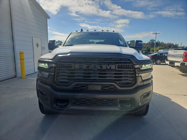 2025 RAM Ram 5500 Chassis Cab RAM 5500 TRADESMAN CHASSIS CREW CAB 4X4 84 CA 2025 RAM Ram 5500 Chassis Cab RAM 5500 TRADESMAN CHASSIS CREW CAB 4X4 84 CA