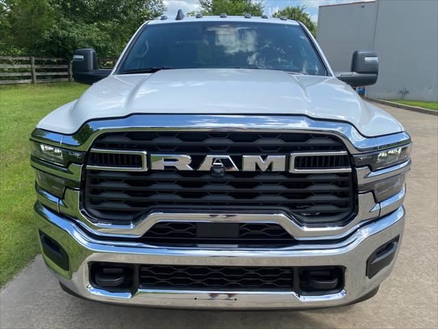 2025 RAM Ram 3500 Chassis Cab RAM 3500 TRADESMAN CREW CAB CHASSIS 4X4 60 CA