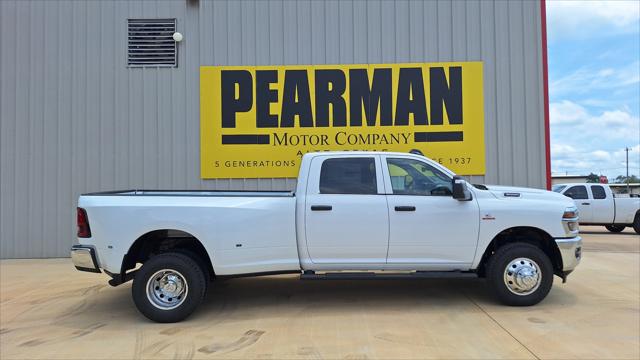 2025 RAM Ram 3500 RAM 3500 TRADESMAN CREW CAB 4X4 8 BOX