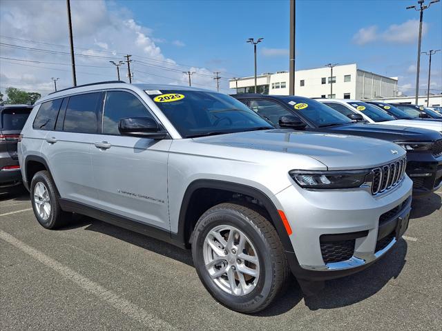 2025 Jeep Grand Cherokee GRAND CHEROKEE L LAREDO X 4X4