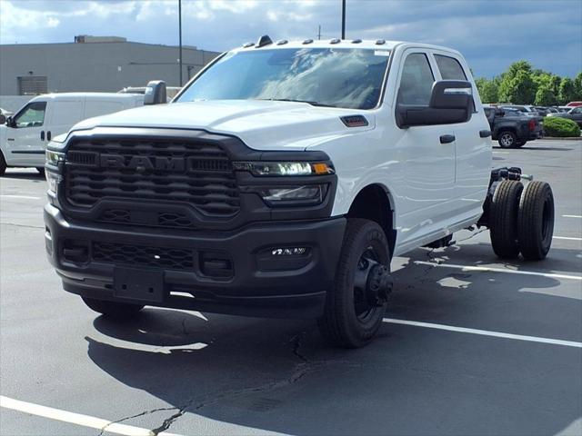 2025 RAM Ram 3500 Chassis Cab RAM 3500 TRADESMAN CREW CAB CHASSIS 4X4 60 CA 2025 RAM Ram 3500 Chassis Cab RAM 3500 TRADESMAN CREW CAB CHASSIS 4X4 60 CA