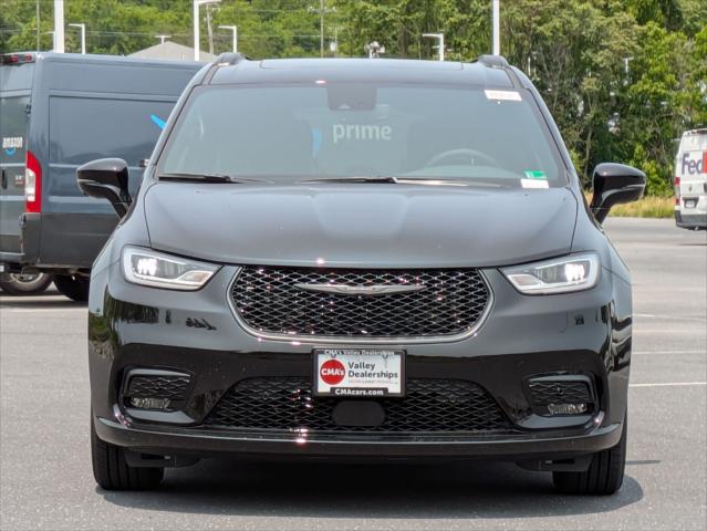 2025 Chrysler Pacifica Hybrid PACIFICA PLUG-IN HYBRID S APPEARANCE