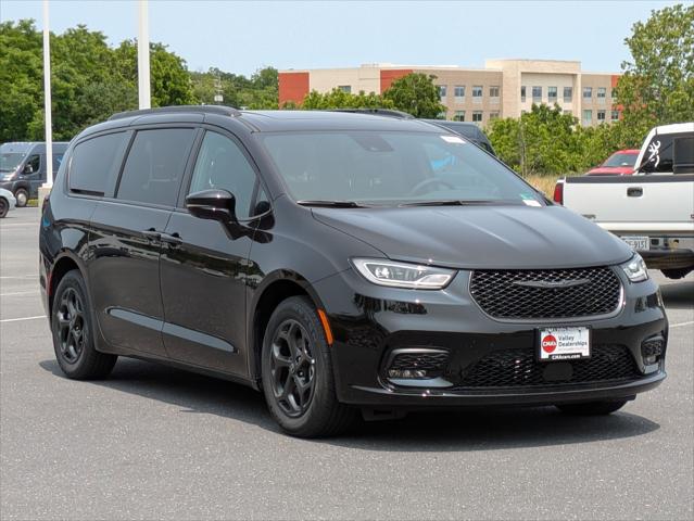 2025 Chrysler Pacifica Hybrid PACIFICA PLUG-IN HYBRID S APPEARANCE