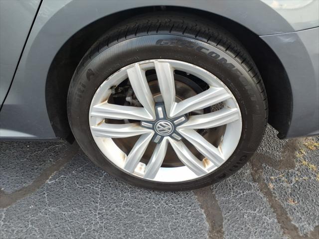 2017 Volkswagen Passat 1.8T SE