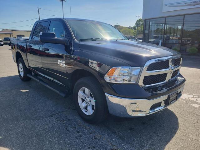 2022 RAM 1500 Classic SLT Crew Cab 4x4 57 Box