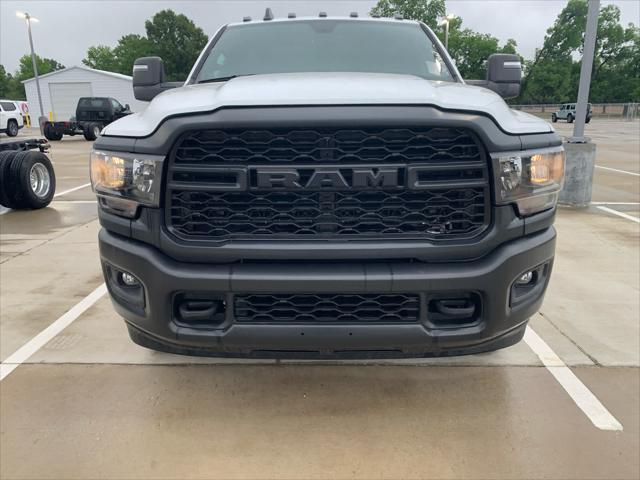 2024 RAM Ram 3500 Chassis Cab RAM 3500 TRADESMAN CHASSIS REGULAR CAB 4X4 84 CA