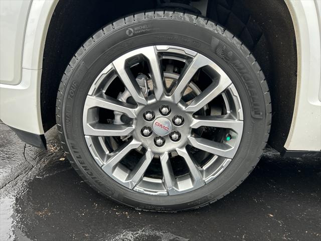 2023 GMC Acadia AWD Denali