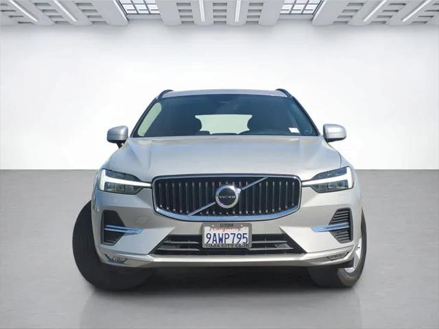2022 Volvo XC60 B5 Momentum