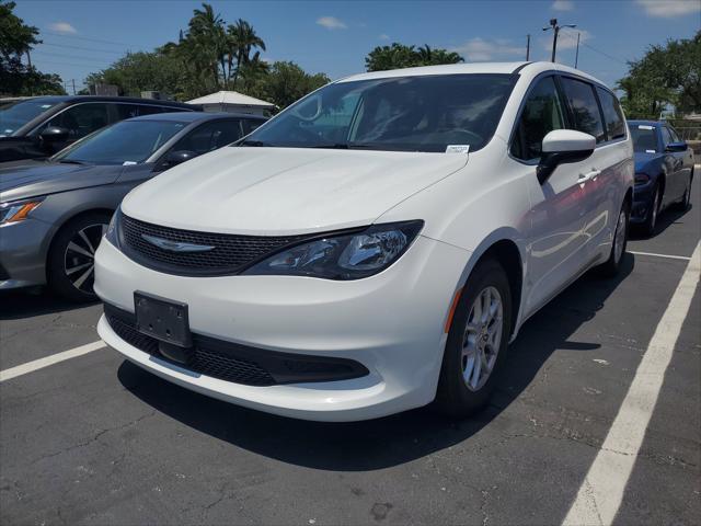 2023 Chrysler Voyager LX