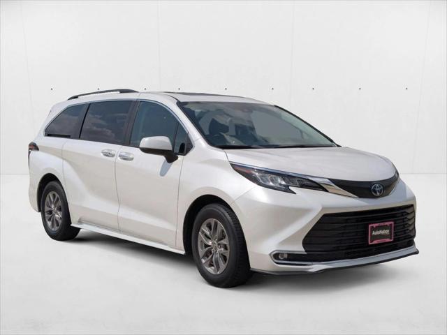 2023 Toyota Sienna XLE
