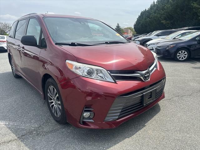 2018 Toyota Sienna XLE Premium 8 Passenger