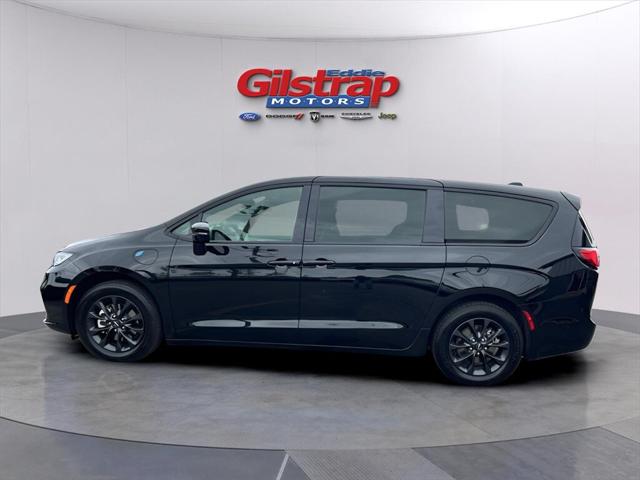 2024 Chrysler Pacifica Hybrid S Appearance Pkg