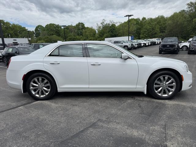2017 Chrysler 300 Limited AWD