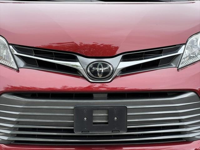2018 Toyota Sienna XLE Premium 8 Passenger