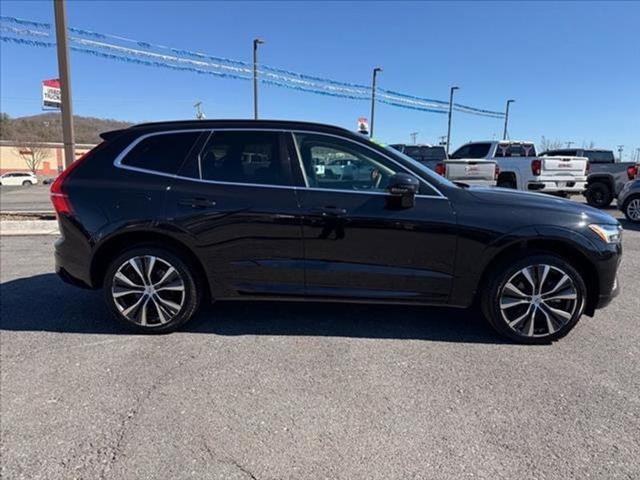 2022 Volvo XC60 B5 Momentum