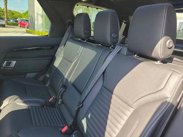 2025 Land Rover Discovery P300 S