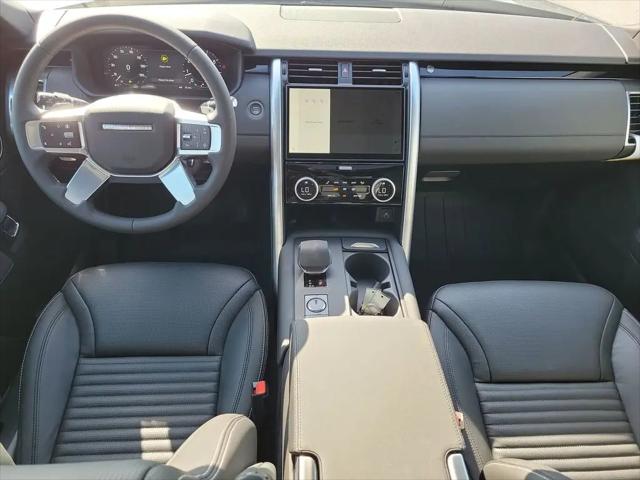 2025 Land Rover Discovery P300 S
