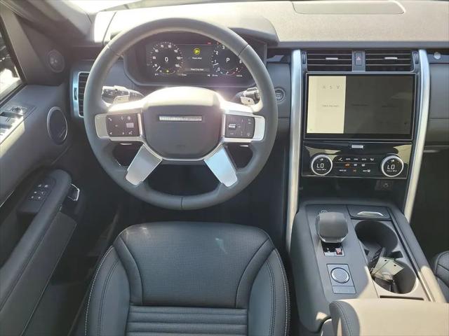 2025 Land Rover Discovery P300 S