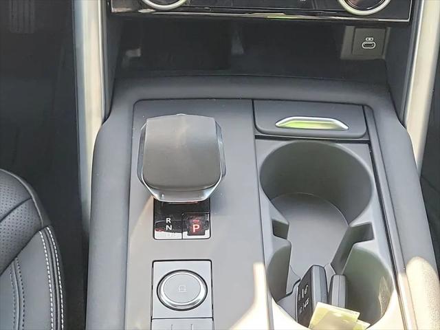 2025 Land Rover Discovery P300 S
