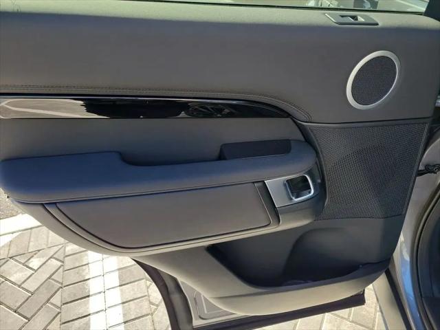 2025 Land Rover Discovery P300 S