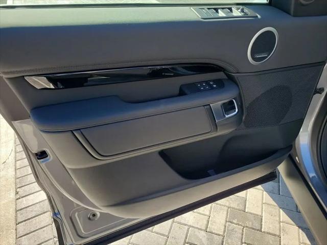 2025 Land Rover Discovery P300 S