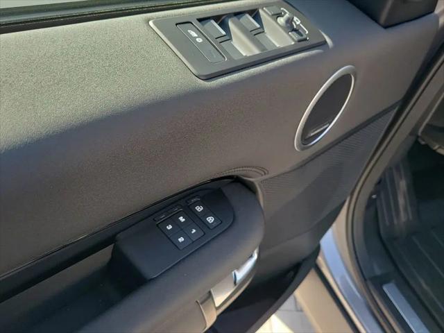 2025 Land Rover Discovery P300 S