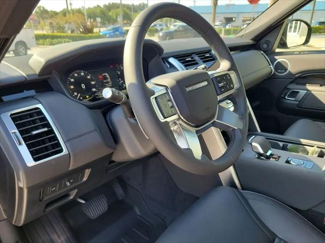2025 Land Rover Discovery P300 S